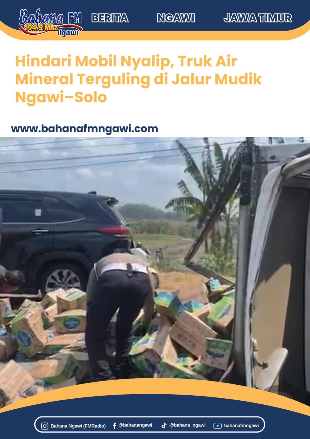 Hindari Mobil Nyalip, Truk Air Mineral Terguling di Jalur Mudik Ngawi–Solo